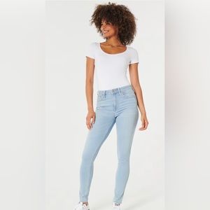 HIGH-RISE LIGHT WASH SUPER SKINNY JEANS